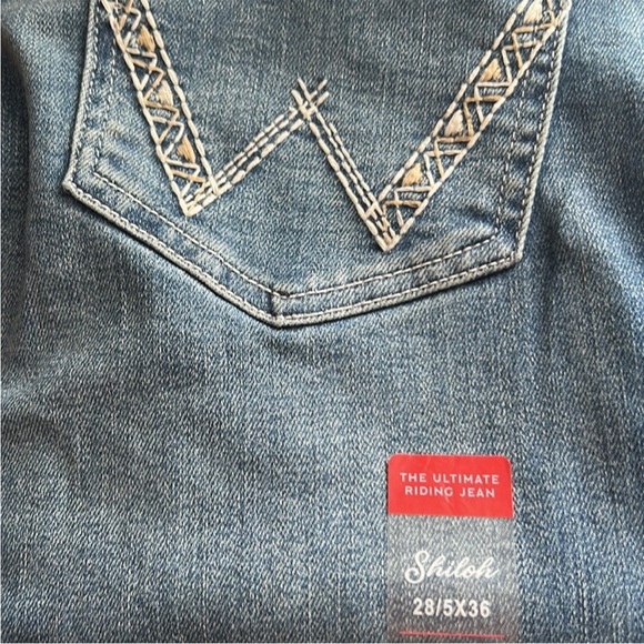 Wrangler 28 / 5 x 36 Jeans Shiloh Scarlett Ultimate Riding Jeans Low-Rise NWT - Picture 9 of 12